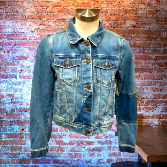 Free People Trucker Colorblock crop denim Jeans Jacket Boho Rumors Denim sz XS - Picture 1 of 9